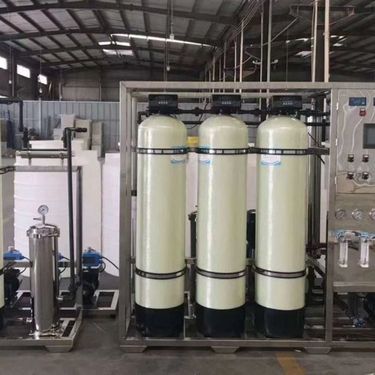 月雅泉节能饮水机 科技驱动，环保节能新典范